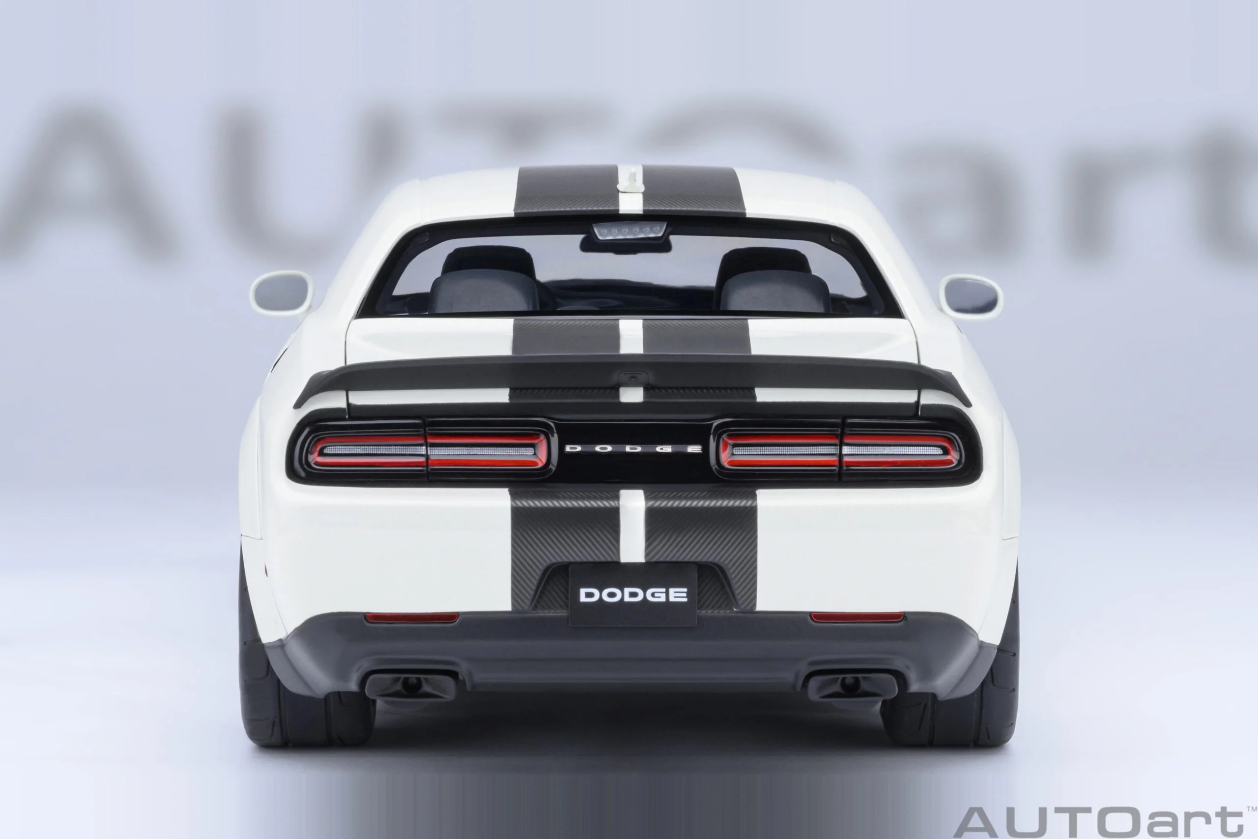 AUTOart 2023 Dodge Challenger SRT Super Stock Knuckle White 1:18 - Image 6