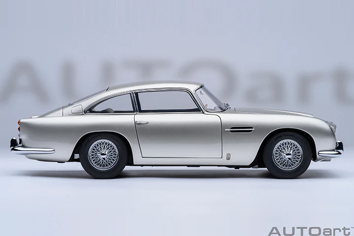 AUTOart Aston Martin DB5 Birch Silver 1:18 - Image 4