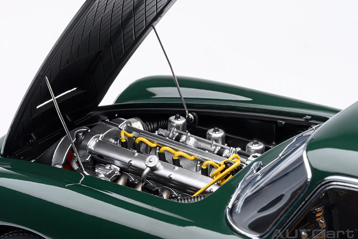 AUTOart Aston Martin DB5 British Racing Green 1:18 - Image 11