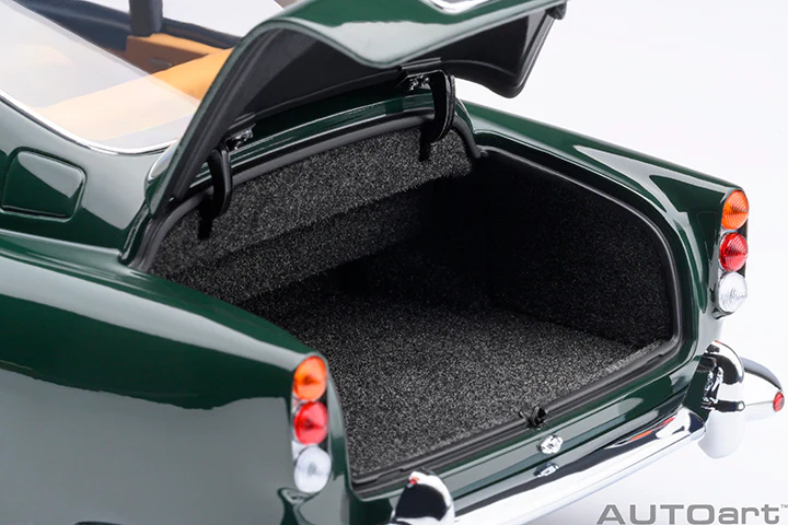 AUTOart Aston Martin DB5 British Racing Green 1:18 - Image 12