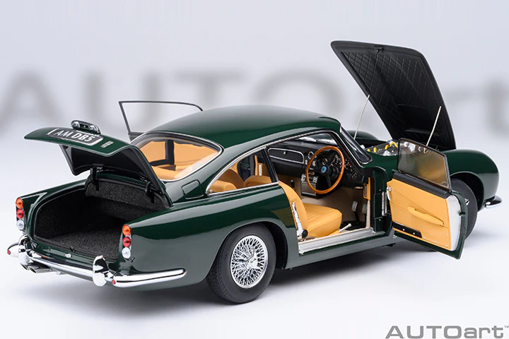 AUTOart Aston Martin DB5 British Racing Green 1:18 - Image 16