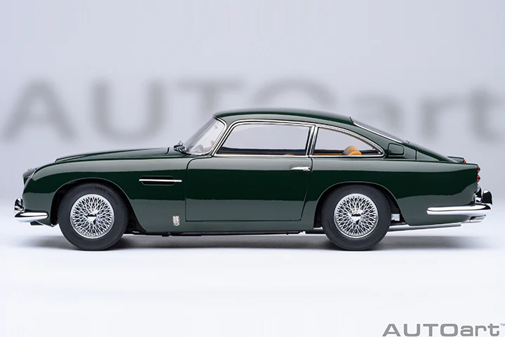 AUTOart Aston Martin DB5 British Racing Green 1:18 - Image 3