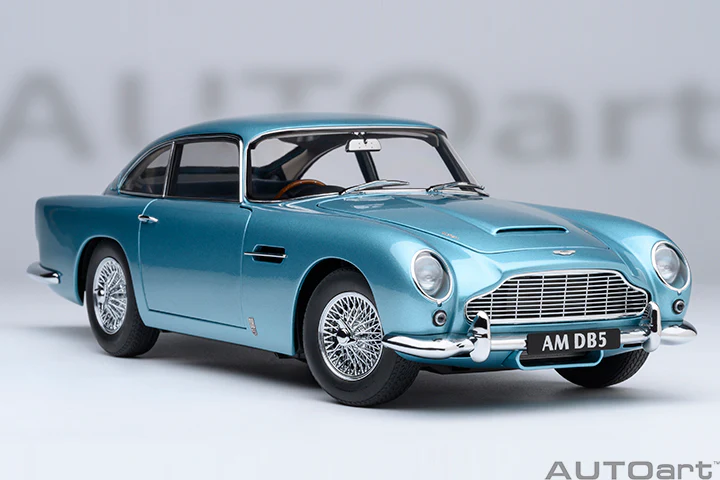 AUTOart Aston Martin DB5 Caribbean Pearl Blue 1:18 - Image 17
