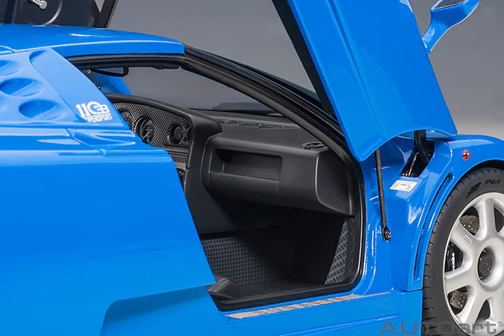 AUTOart Bugatti EB110 SS French Racing Blue 1:18 - Image 10