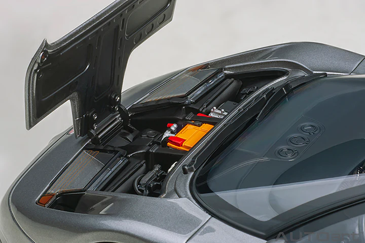 AUTOart Bugatti EB110 SS Grigio Metalizzatto (Silver) 1:18 - Image 11