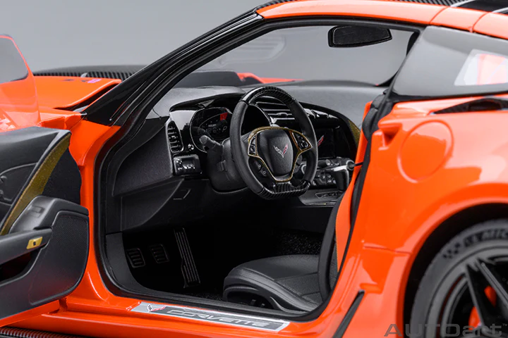 AUTOart Chevy Corvette ZR1 Sebring Orange Tintcoat 1:18 - Image 8