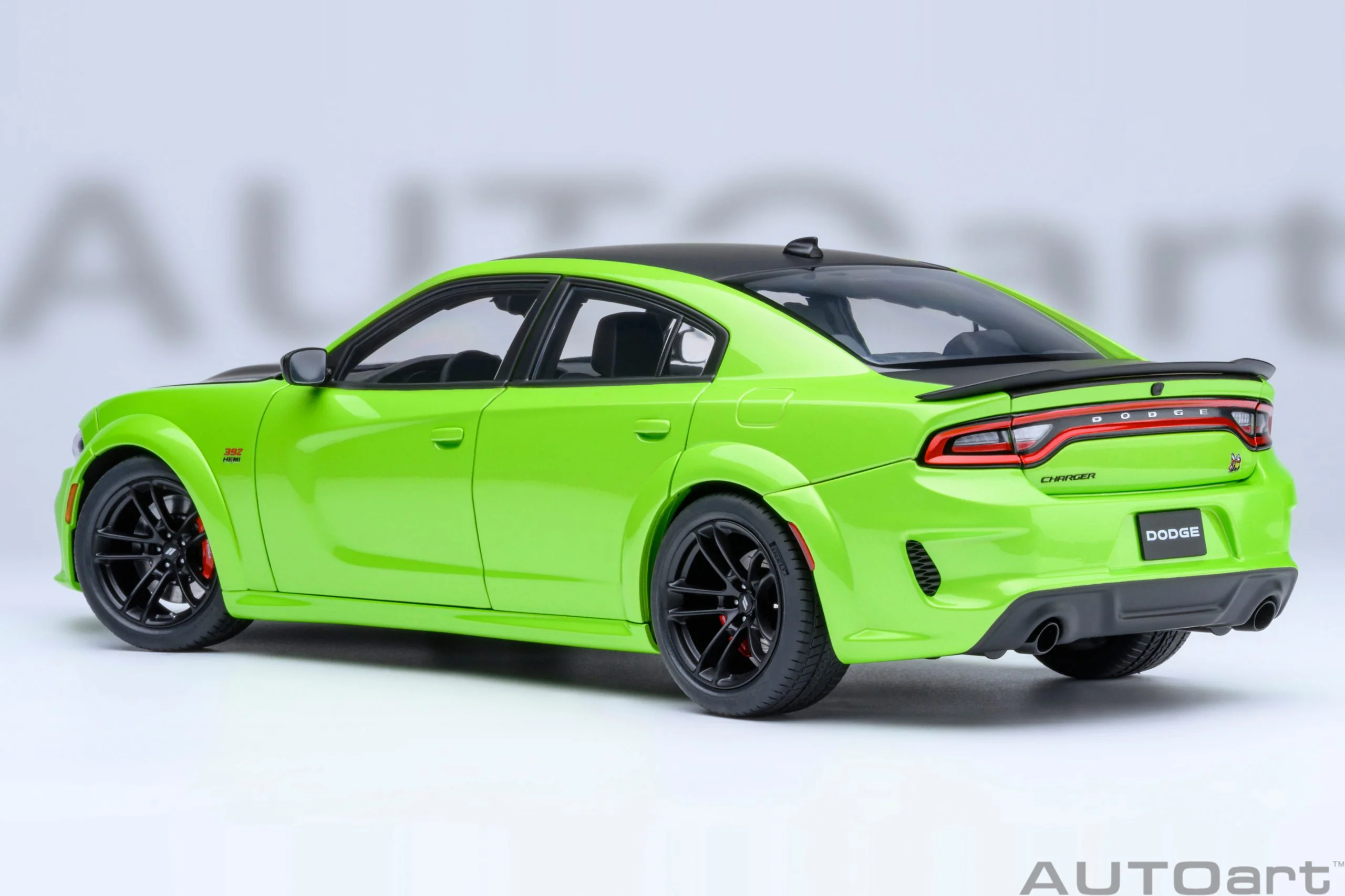 AUTOart Dodge Charger R/T Scat Pack Widebody Sublime Green 1:18 - Image 2
