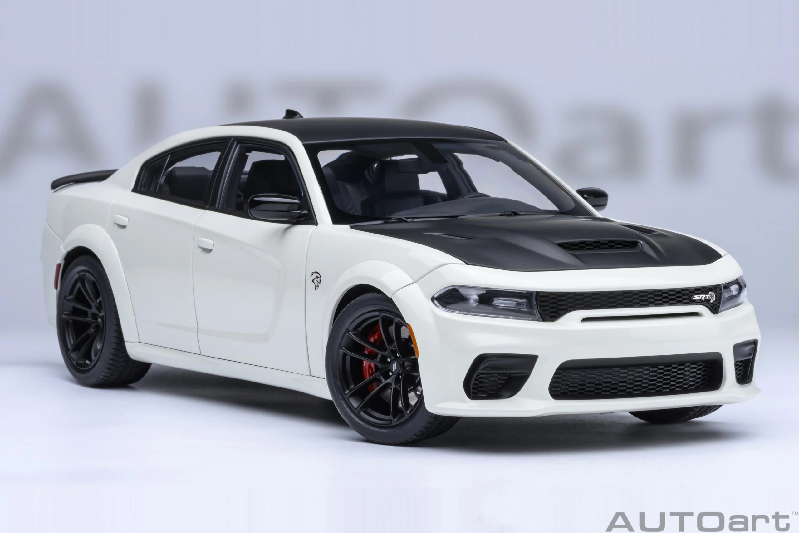 AUTOart Dodge Charger SRT Hellcat Redeye Jailbreak Knuckle White 1:18 - Image 17