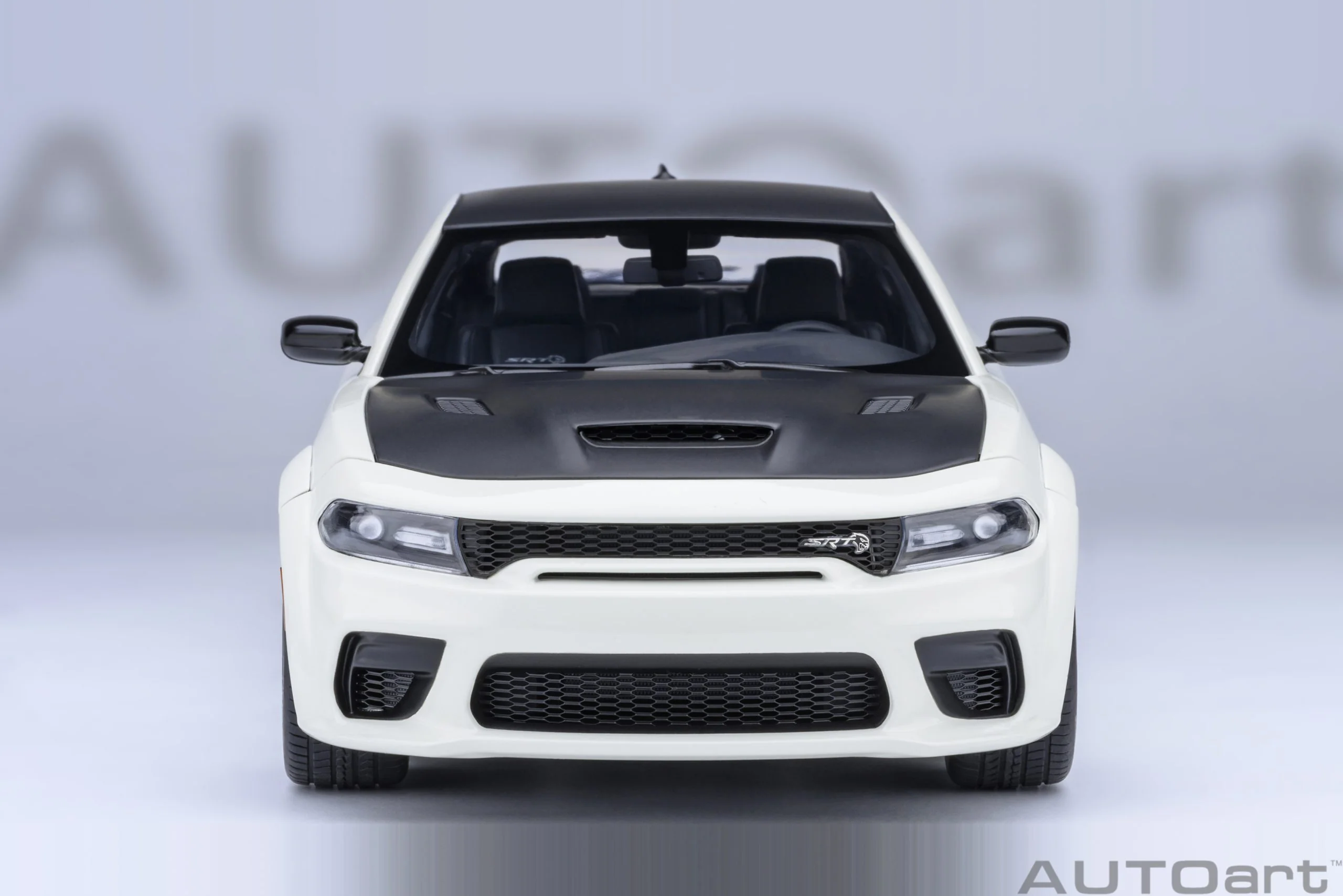 AUTOart Dodge Charger SRT Hellcat Redeye Jailbreak Knuckle White 1:18 - Image 5