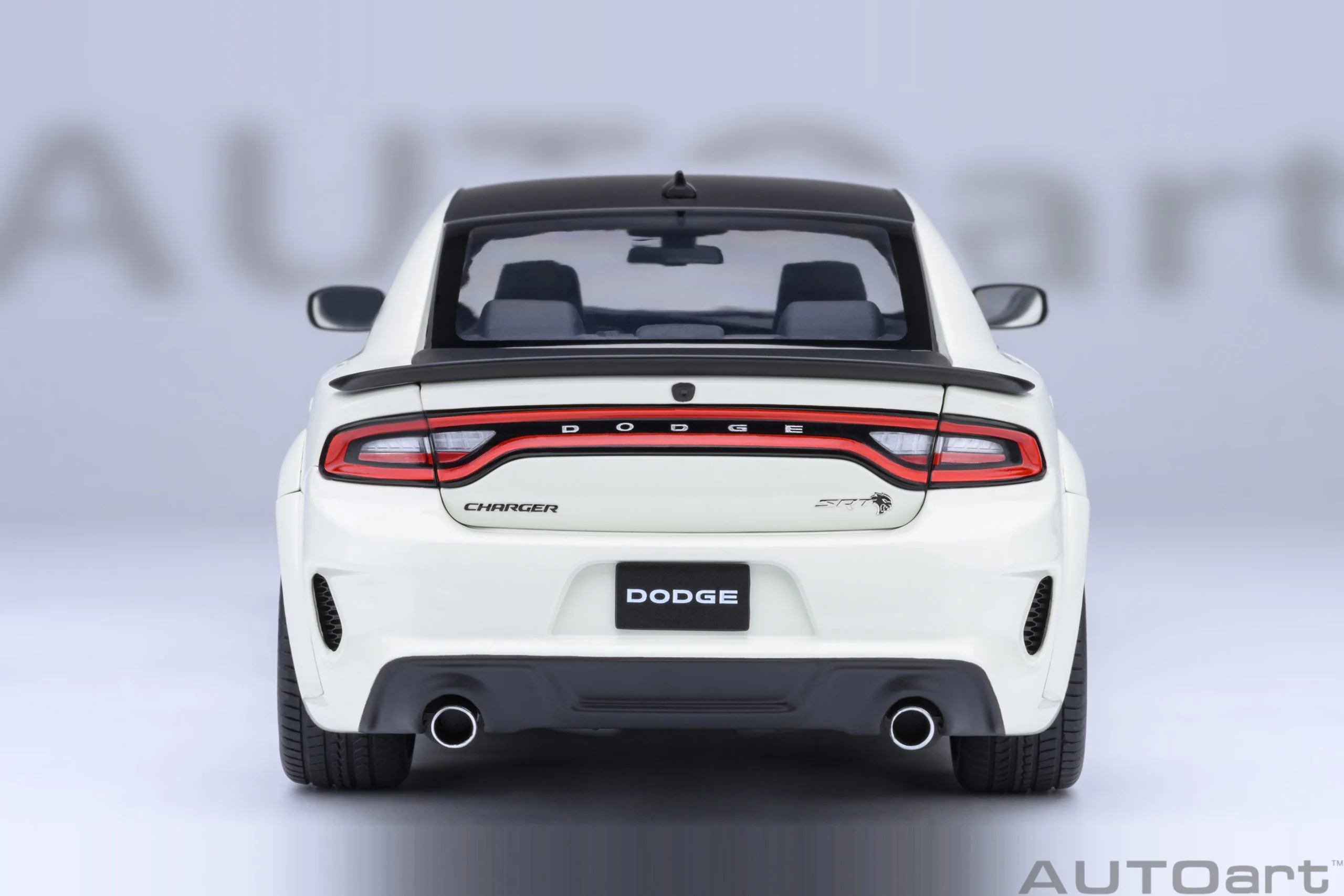 AUTOart Dodge Charger SRT Hellcat Redeye Jailbreak Knuckle White 1:18 - Image 6