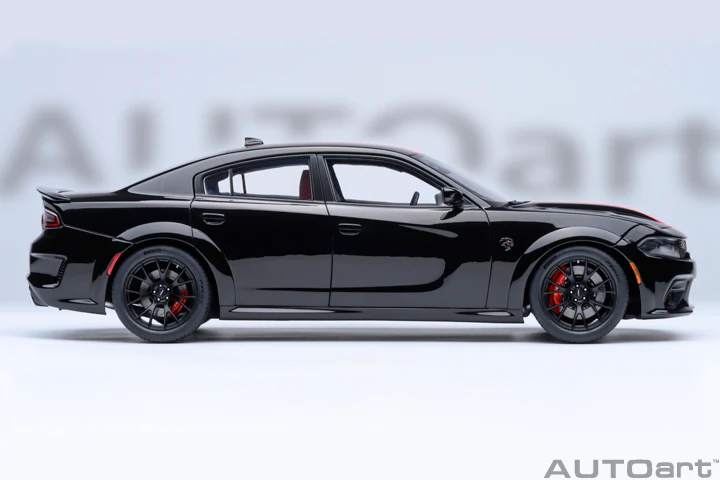 AUTOart Dodge Charger SRT Hellcat Redeye Jailbreak Pitch Black w/ Red Stripes 1:18 - Image 4