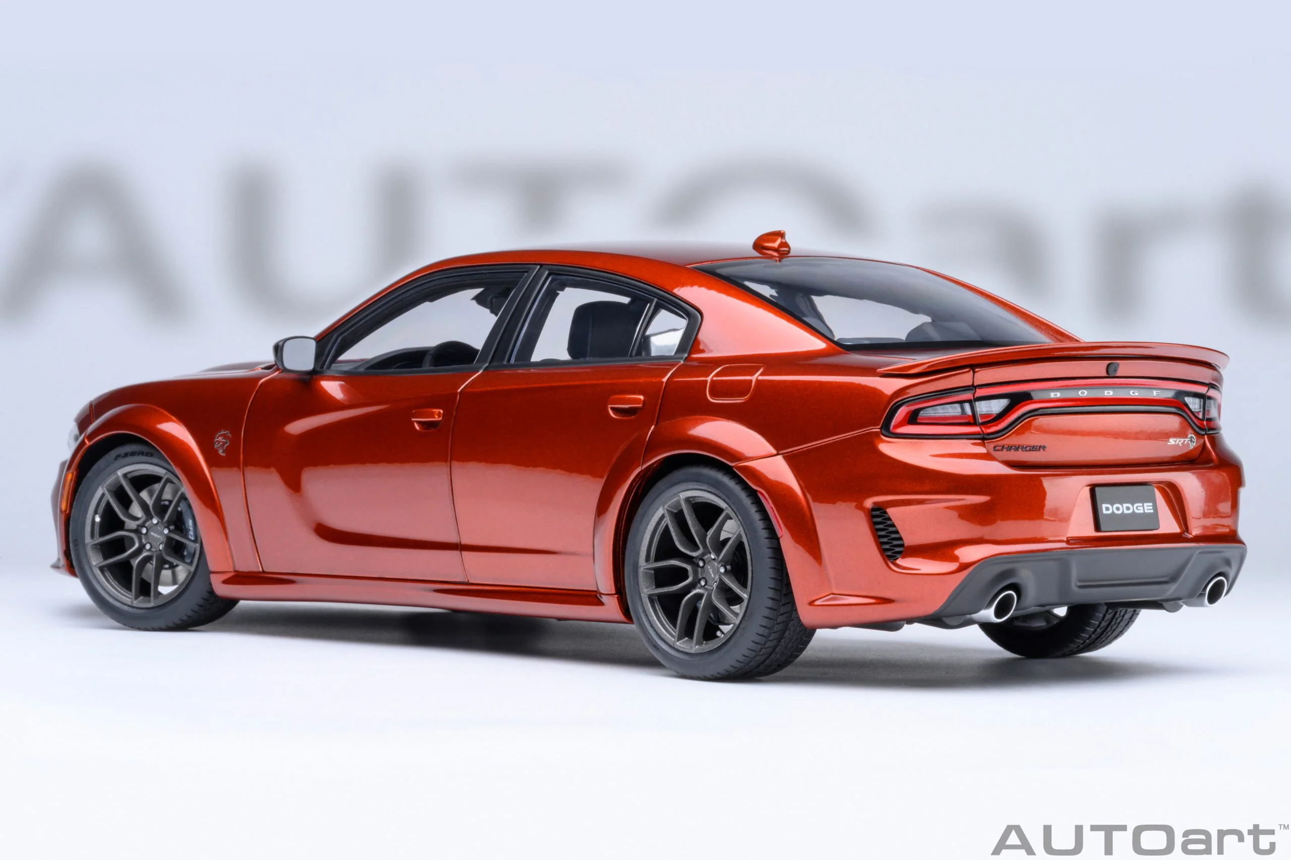 AUTOart Dodge Charger SRT Hellcat Redeye Jailbreak Sinamon Stick 1:18 - Image 2
