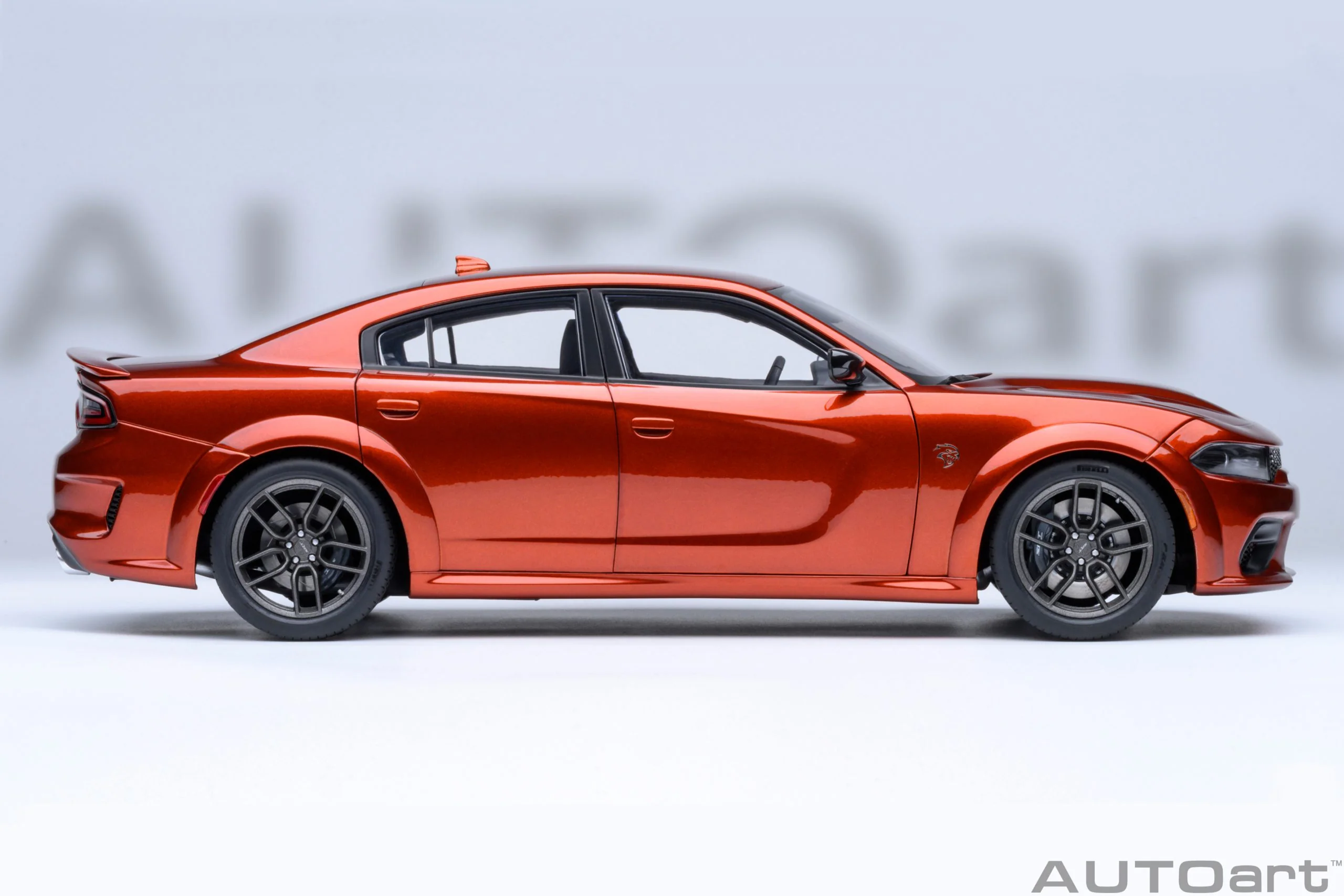 AUTOart Dodge Charger SRT Hellcat Redeye Jailbreak Sinamon Stick 1:18 - Image 4