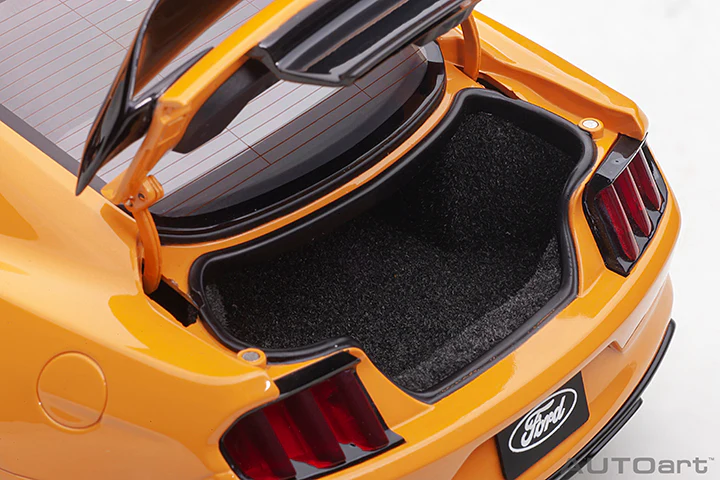 AUTOart Ford Shelby Mustang GT500 Cyber Orange 1:18 - Image 11