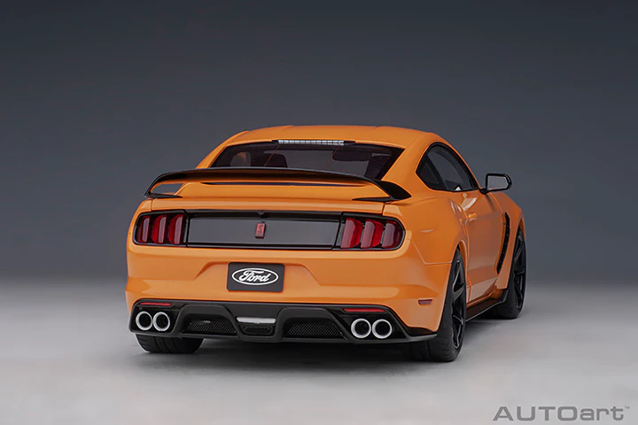 AUTOart Ford Shelby Mustang GT500 Cyber Orange 1:18 - Image 16