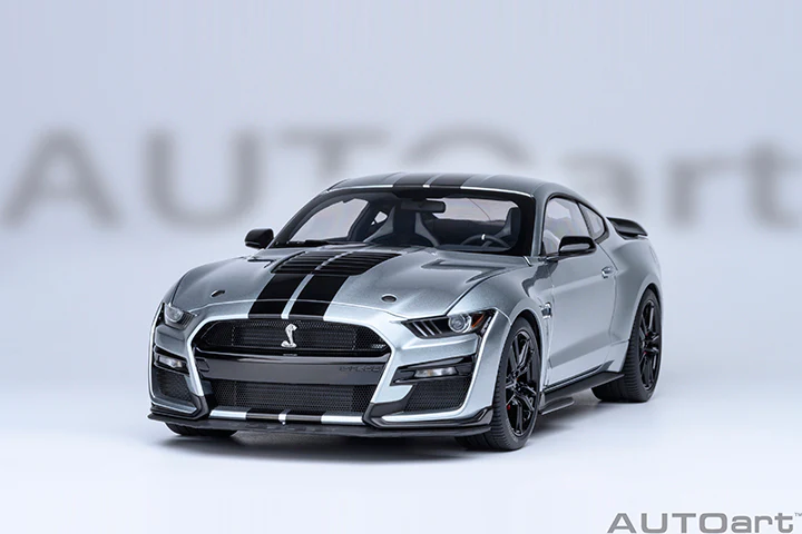 AUTOart Ford Shelby Mustang GT500 Iconic Silver 1:18 - Image 20