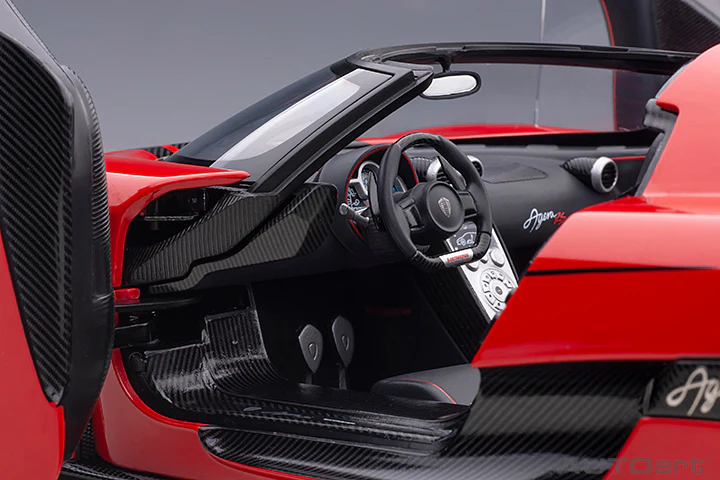 AUTOart Koenigsegg Agera RS Spyder Chili Red & Carbon Black 1:18 - Image 10