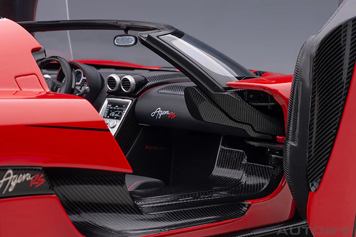 AUTOart Koenigsegg Agera RS Spyder Chili Red & Carbon Black 1:18 - Image 11