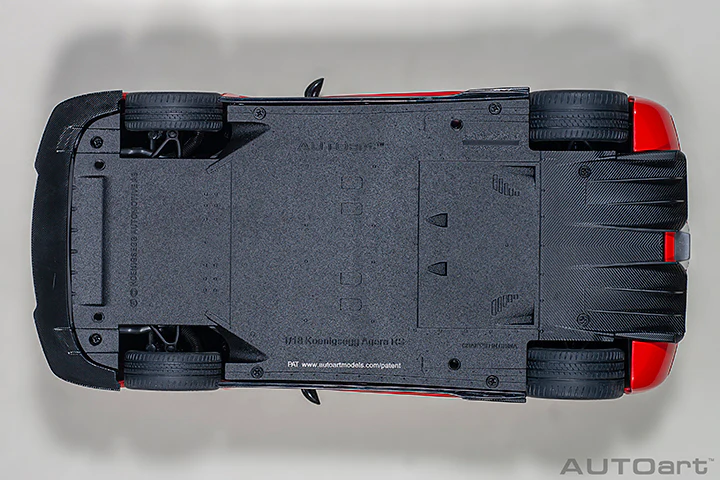 AUTOart Koenigsegg Agera RS Spyder Chili Red & Carbon Black 1:18 - Image 9