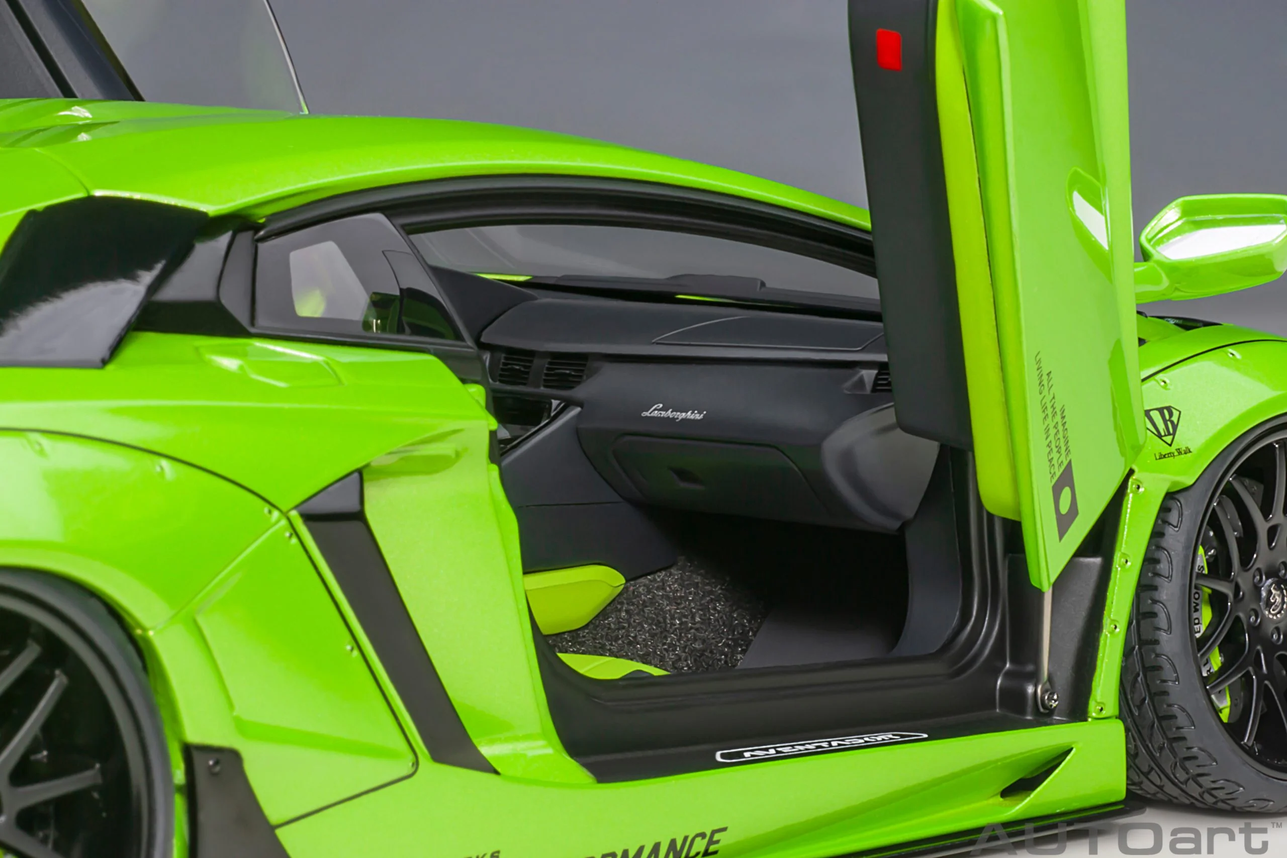 AUTOart Lamborghini Aventador Liberty Walk LB-Works, Limited Edition, Pearl Green 1:18 - Image 10