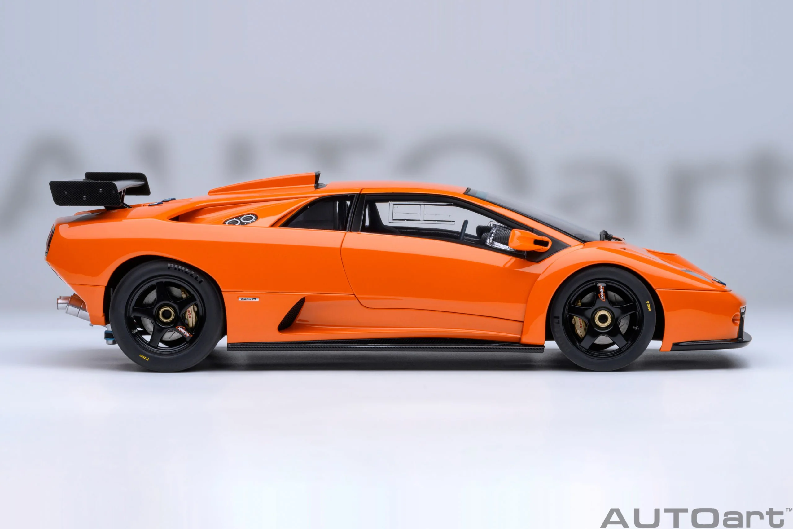 AUTOart Lamborghini Diablo GTR Arancio Ishtar (Orange) 1:18 - Image 4