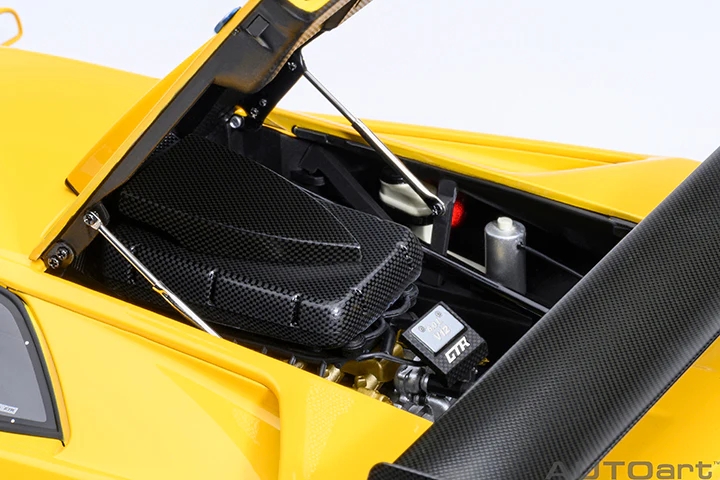 AUTOart Lamborghini Diablo GTR Superfly Yellow 1:18 - Image 13