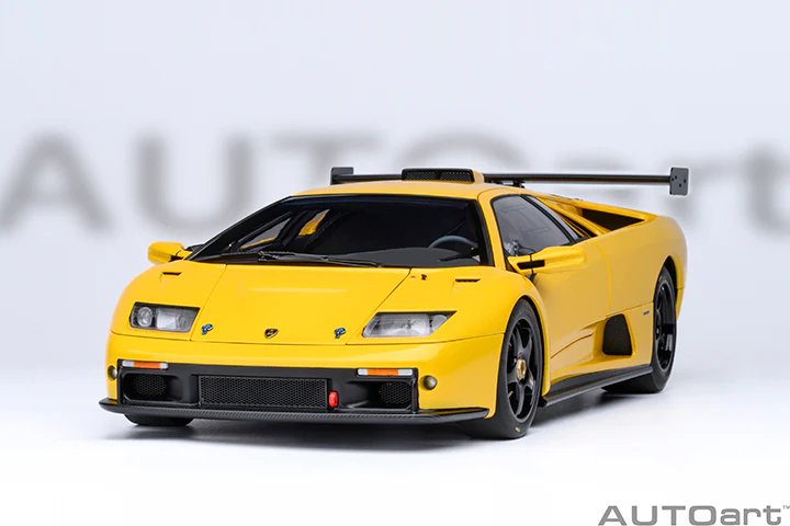 AUTOart Lamborghini Diablo GTR Superfly Yellow 1:18 - Image 19