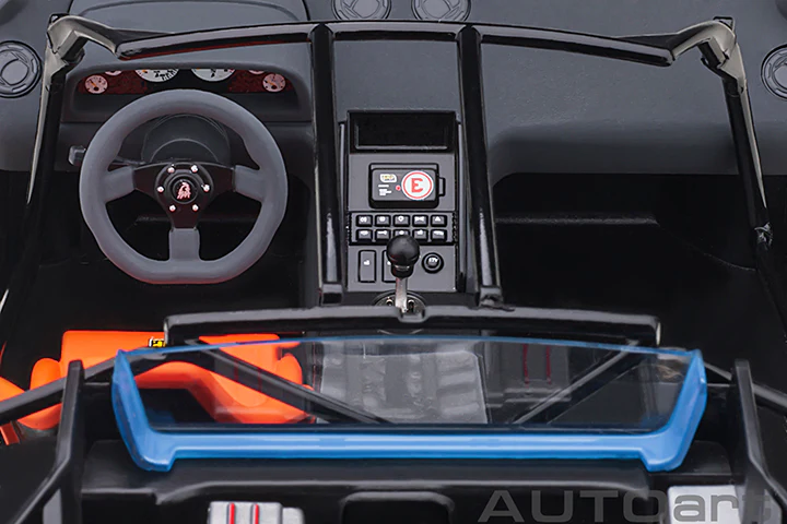 AUTOart Lamborghini Diablo SV-R Blu Le Mans Blue 1:18 - Image 14