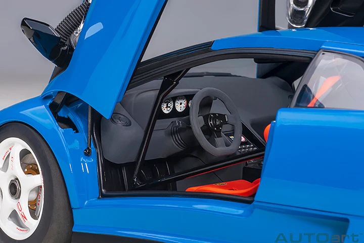 AUTOart Lamborghini Diablo SV-R Blu Le Mans Blue 1:18 - Image 9