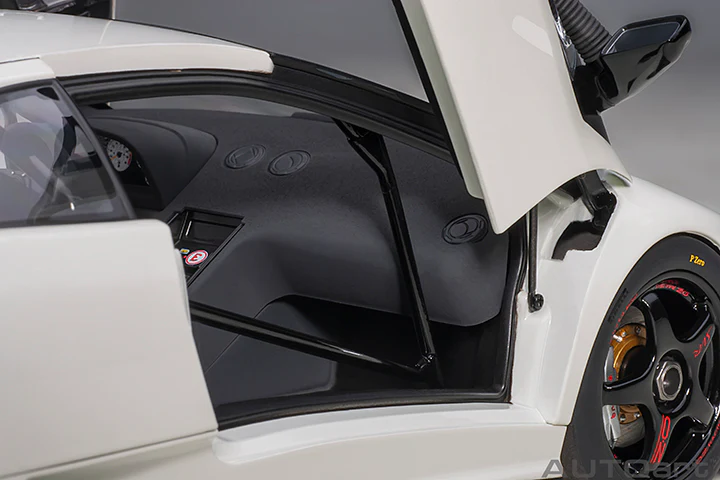 AUTOart Lamborghini Diablo SV-R Impact White 1:18 - Image 10