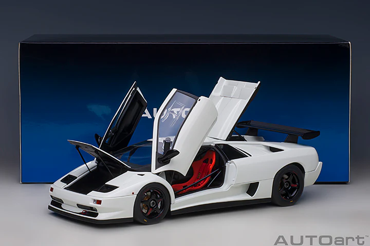 AUTOart Lamborghini Diablo SV-R Impact White 1:18 - Image 20