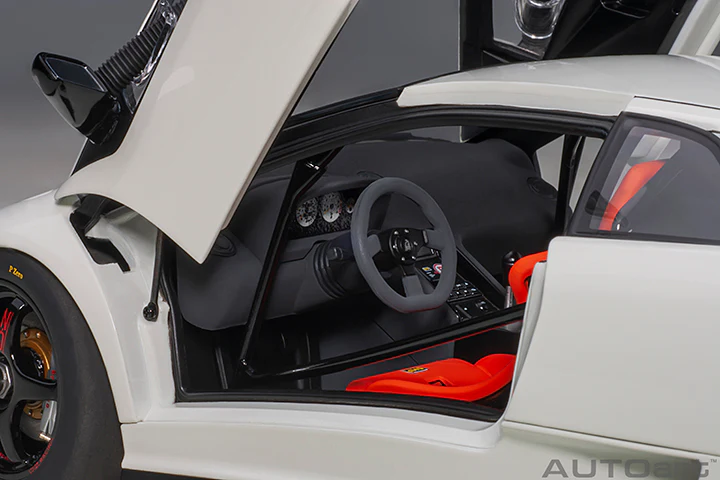 AUTOart Lamborghini Diablo SV-R Impact White 1:18 - Image 9
