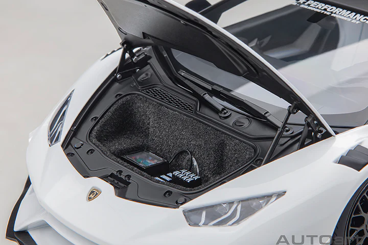 AUTOart Lamborghini Huracan GT Liberty Walk LB Silhouette Works White 1:18 - Image 11
