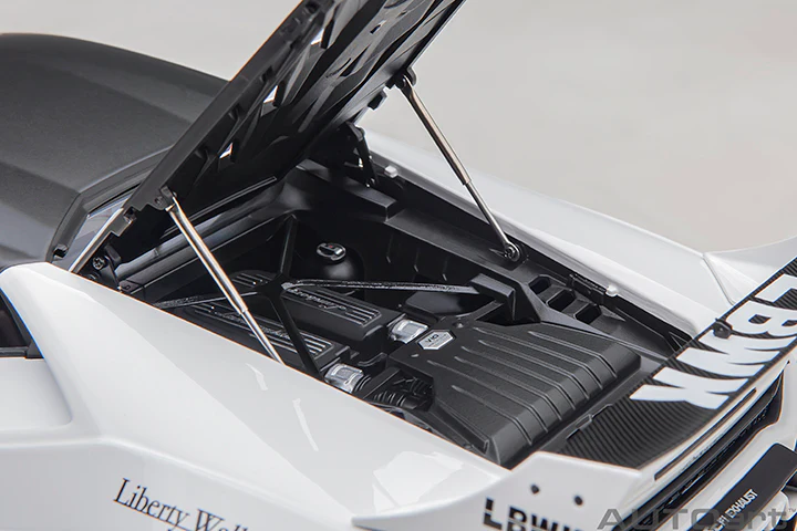 AUTOart Lamborghini Huracan GT Liberty Walk LB Silhouette Works White 1:18 - Image 12