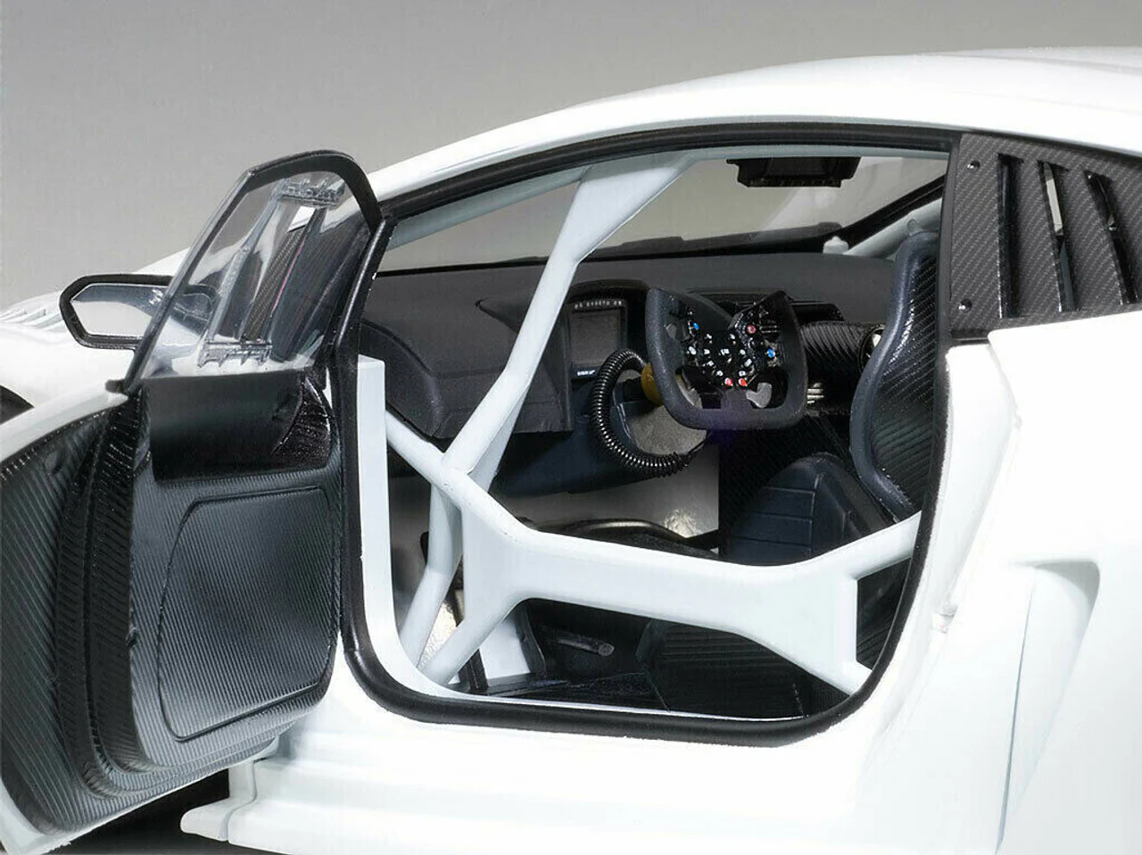 AUTOart Lamborghini Huracan GT3 Plain Body Version Blanco Isis (Solid White) 1:18 - Image 10