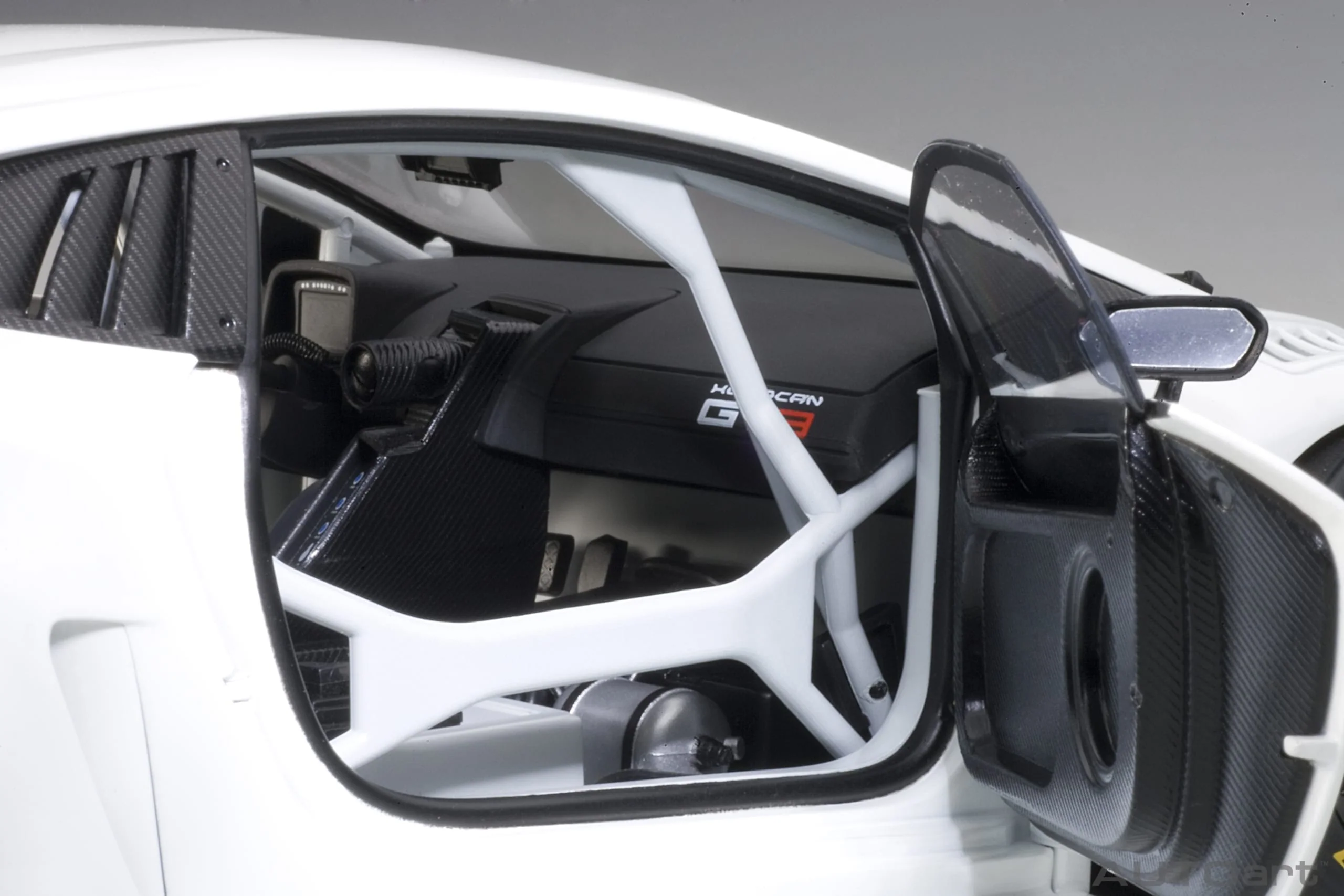AUTOart Lamborghini Huracan GT3 Plain Body Version Blanco Isis (Solid White) 1:18 - Image 9