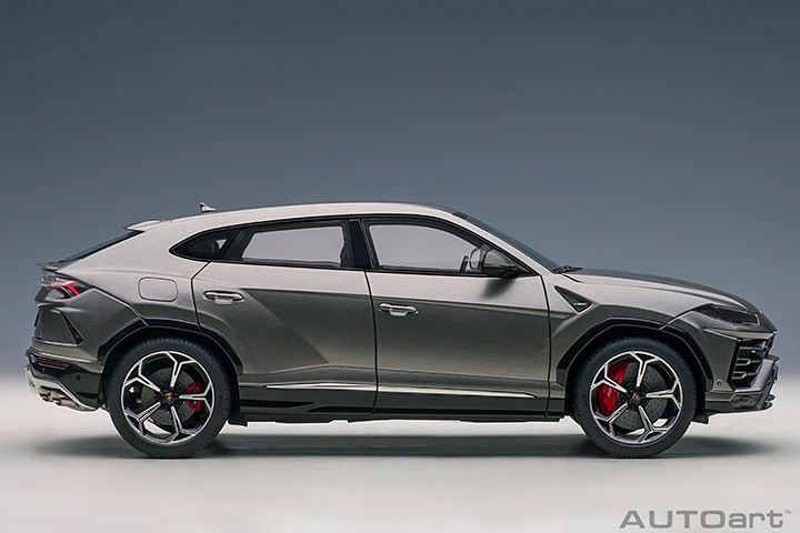 AUTOart Lamborghini Urus Grigio Titans (Matte Grey) 1:18 - Image 4