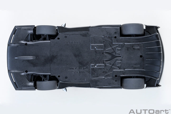 AUTOart Mclaren Senna GTR Silica White 1:18 - Image 8