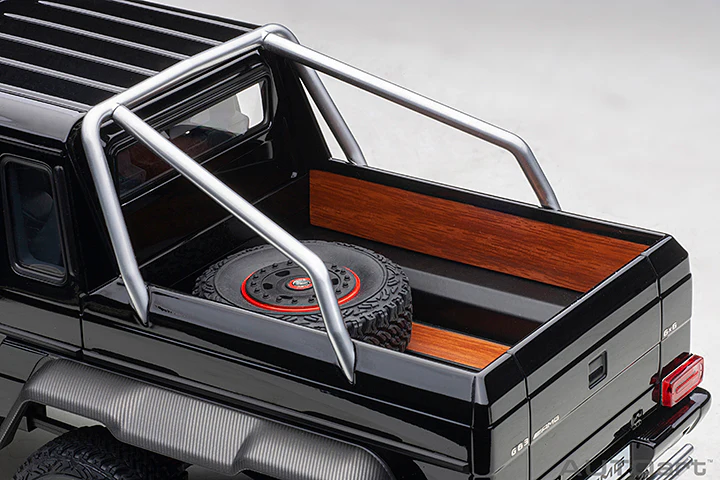 AUTOart Mercedes-Benz G63 AMG 6x6 G-Class Gloss Black 1:18 - Image 11