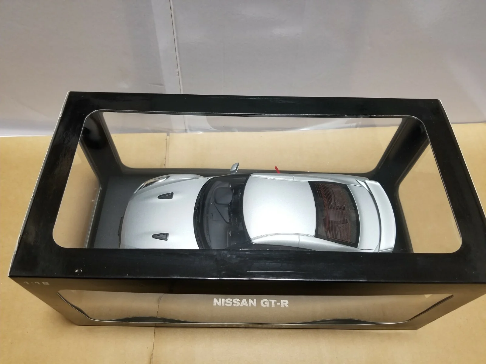 AUTOart Millennium Nissan Skyline GT-R (R35) Ultimate Metal Silver 1:18 - Image 2