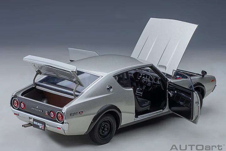 AUTOart Nissan Skyline 2000 GT-R (KPGC110) Standard Version Silver 1:18 - Image 13