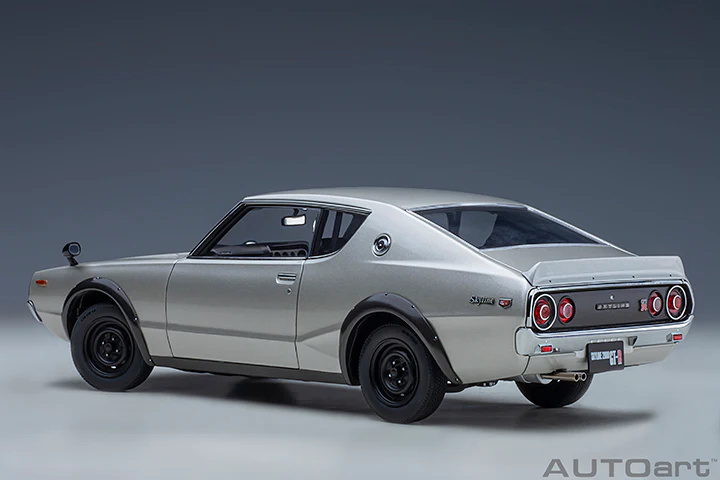 AUTOart Nissan Skyline 2000 GT-R (KPGC110) Standard Version Silver 1:18 - Image 2