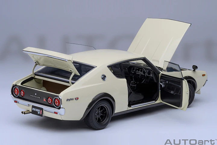 AUTOart Nissan Skyline 2000 GT-R (KPGC110) Z-Tune White 1:18 - Image 15
