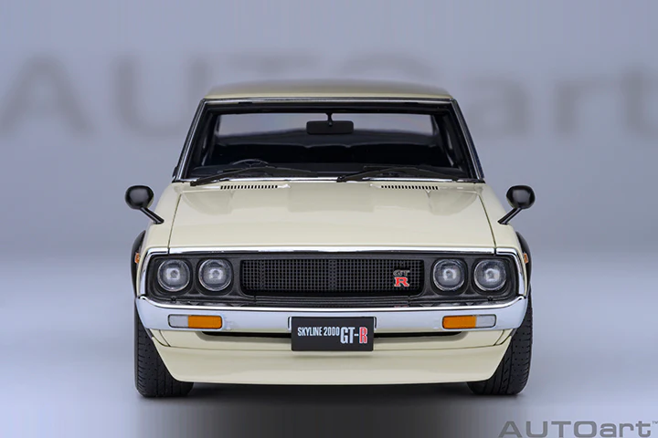 AUTOart Nissan Skyline 2000 GT-R (KPGC110) Z-Tune White 1:18 - Image 5