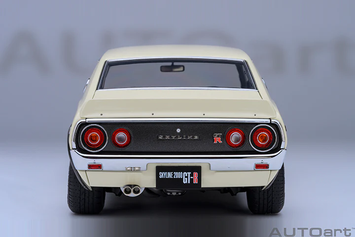 AUTOart Nissan Skyline 2000 GT-R (KPGC110) Z-Tune White 1:18 - Image 6