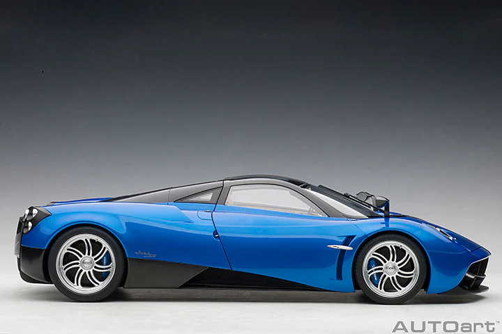 AUTOart Pagani Huayra Blue Metallic w/ Silver Wheels 1:12 - Image 4