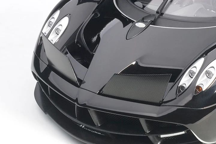 AUTOart Pagani Huayra Gloss Black & Silver Stripes w/ Silver Wheels 1:12 - Image 12