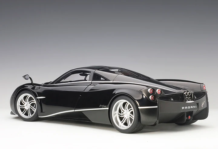AUTOart Pagani Huayra Gloss Black & Silver Stripes w/ Silver Wheels 1:12 - Image 3