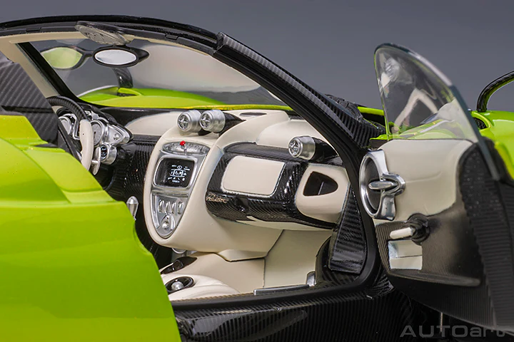 AUTOart Pagani Huayra Roadster Verde Firenze Pearl Green 1:18 - Image 10