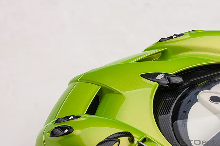 AUTOart Pagani Huayra Roadster Verde Firenze Pearl Green 1:18 - Image 12